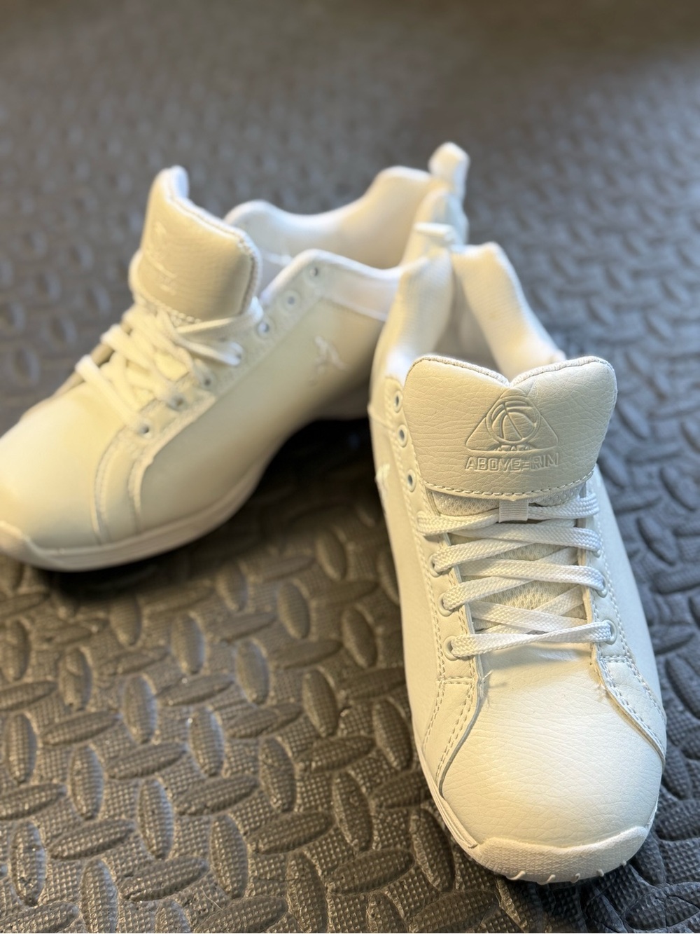VTG Above The Rim White Puffy Basketball Sneakers NWOT Men’s 7.5/Women’s 9